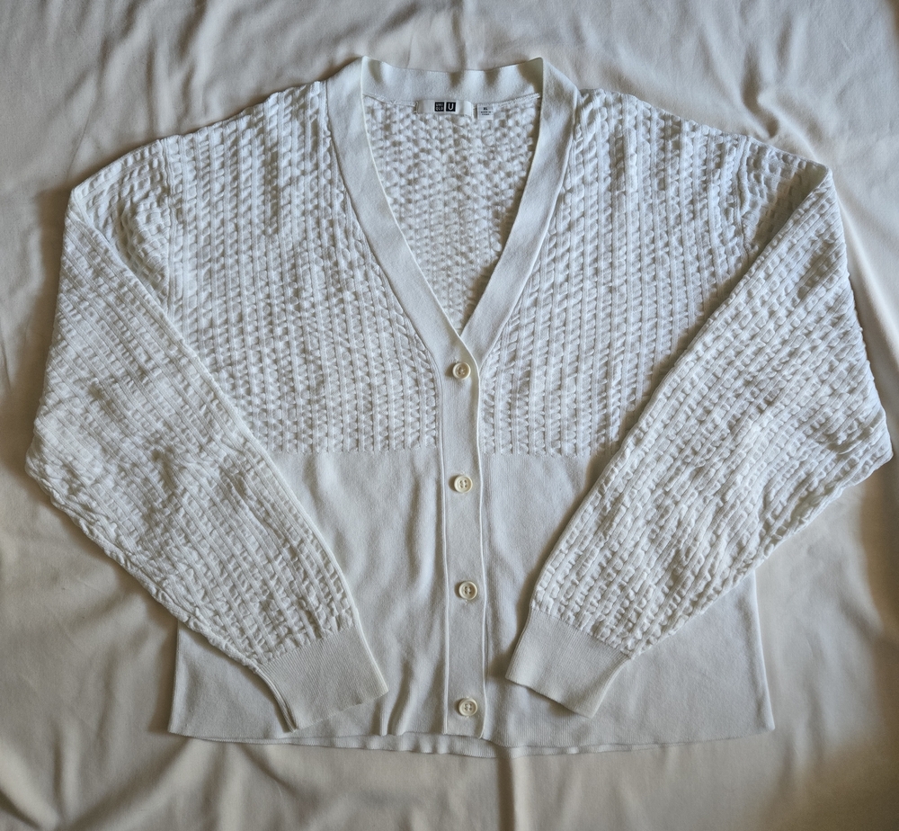 LEMAIRE X Uniqlo Cropped White V-Neck Button Cardigan Sweater